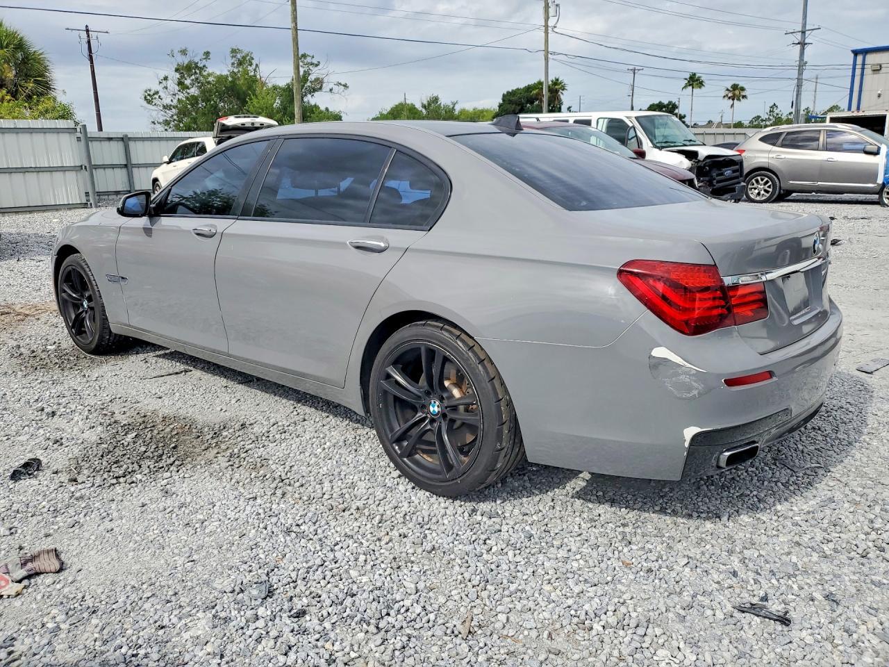 BMW 7 SERIES