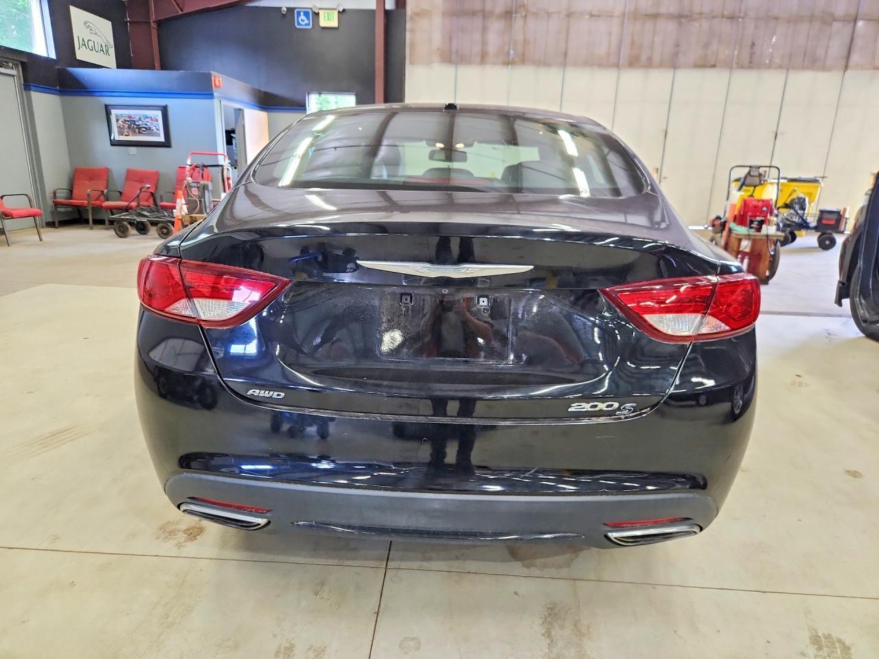 2015 CHRYSLER 200 — фото 6