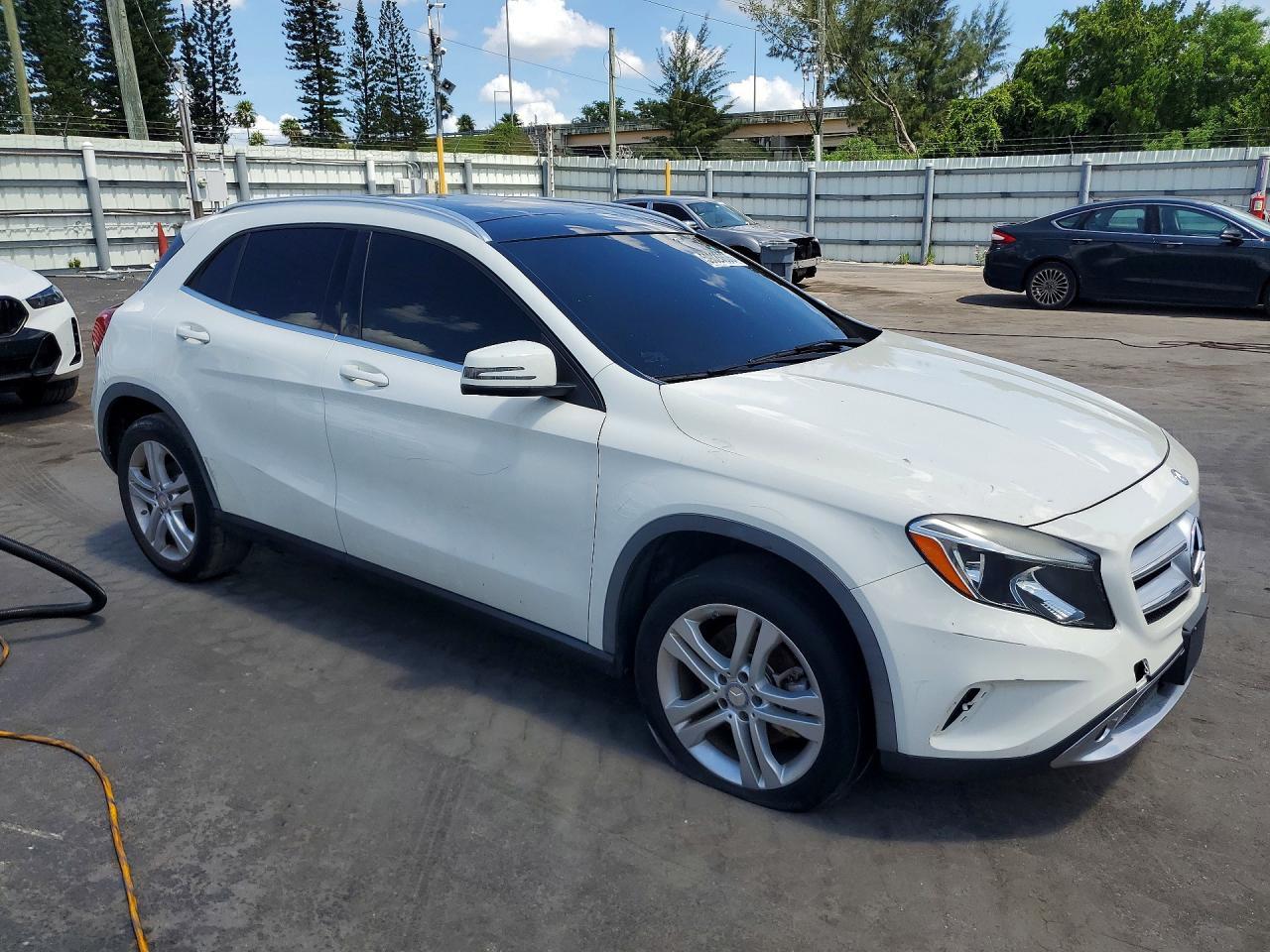 2015 MERCEDES-BENZ GLA-CLASS — фото 4