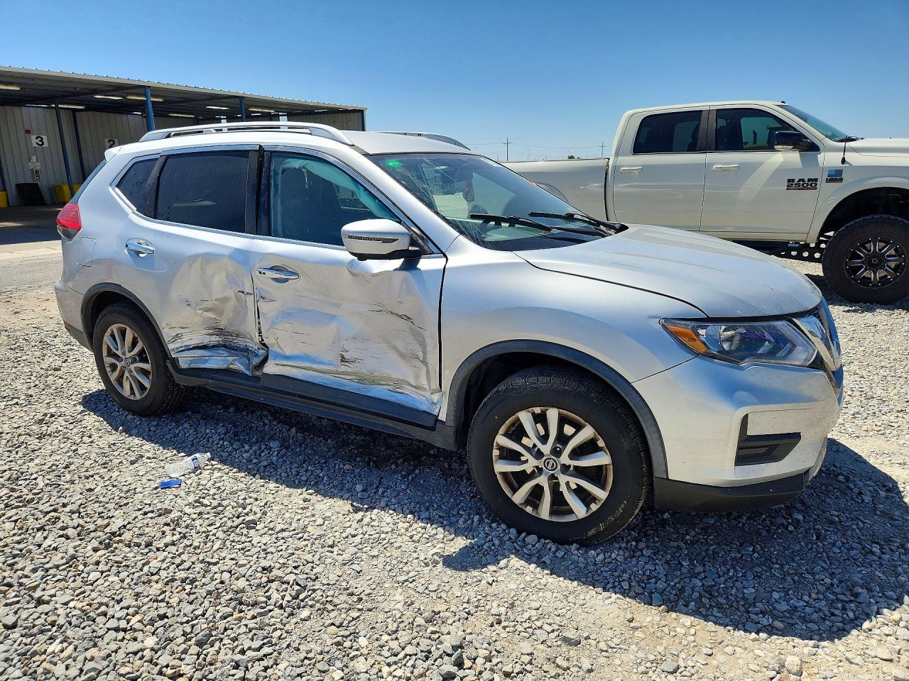 2017 NISSAN ROGUE — фото 4