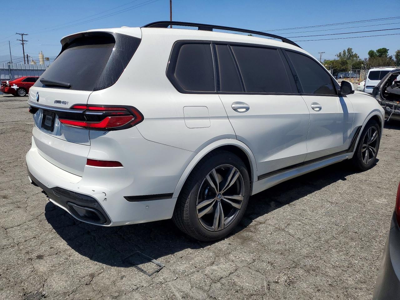 2023 BMW X7 — фото 3