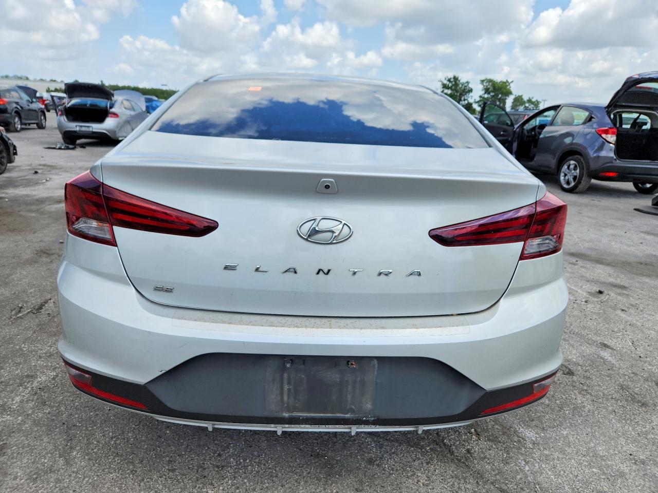 2019 HYUNDAI ELANTRA — фото 6