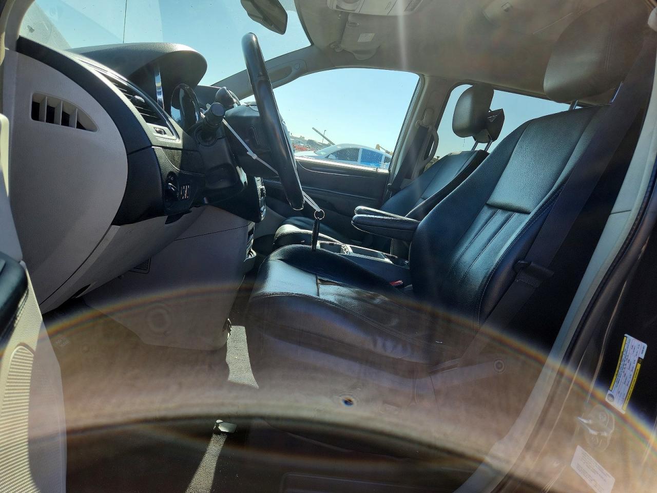 CHRYSLER TOWN & COUNTRY