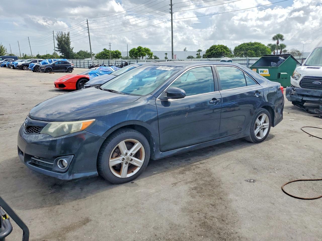 TOYOTA CAMRY