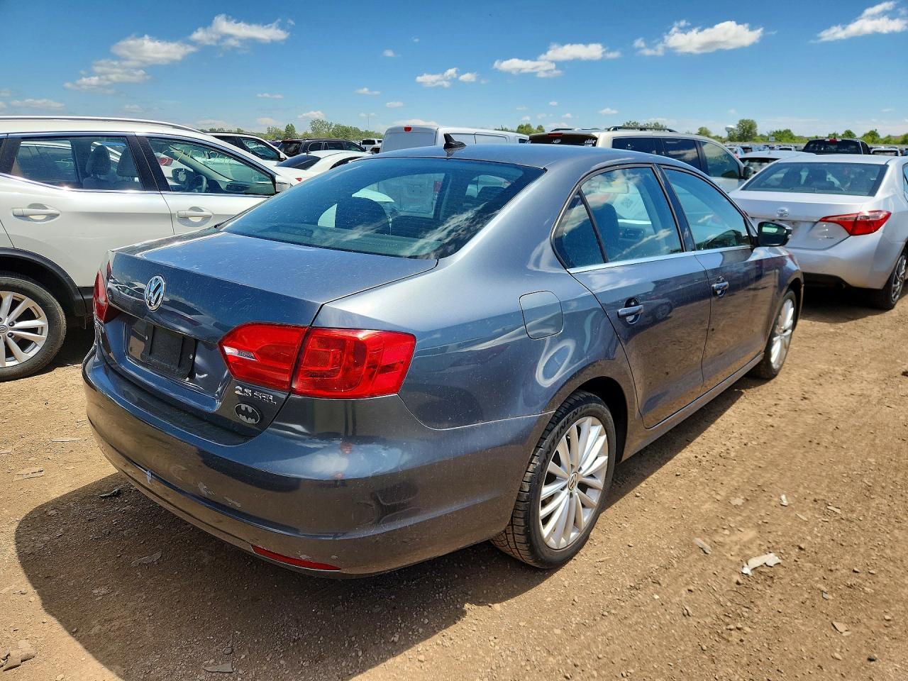 2013 VOLKSWAGEN JETTA — фото 3