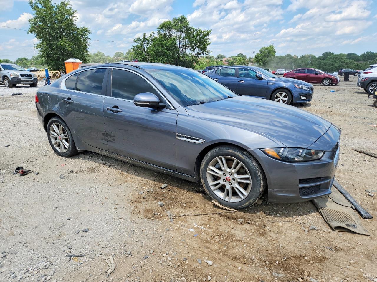 2019 JAGUAR XE — фото 4