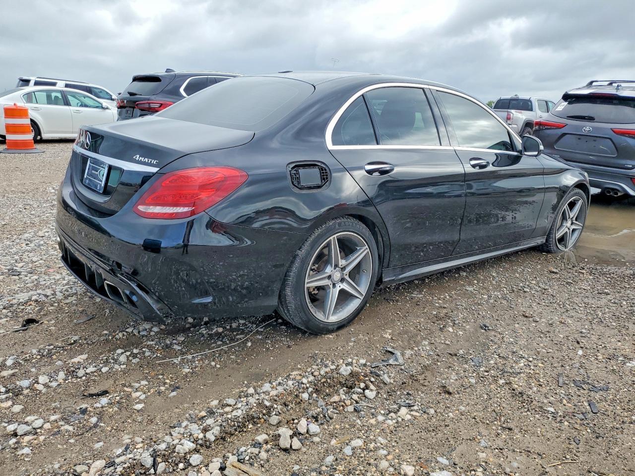 2015 MERCEDES-BENZ C-CLASS — фото 3