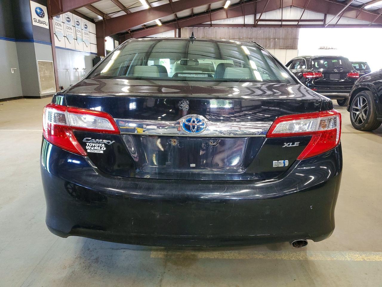 TOYOTA CAMRY HYBRID