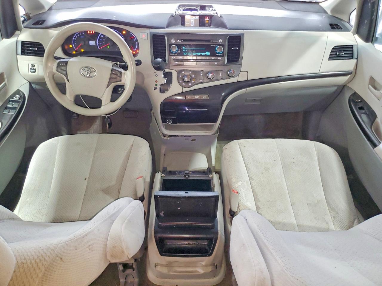 2012 TOYOTA SIENNA — фото 8