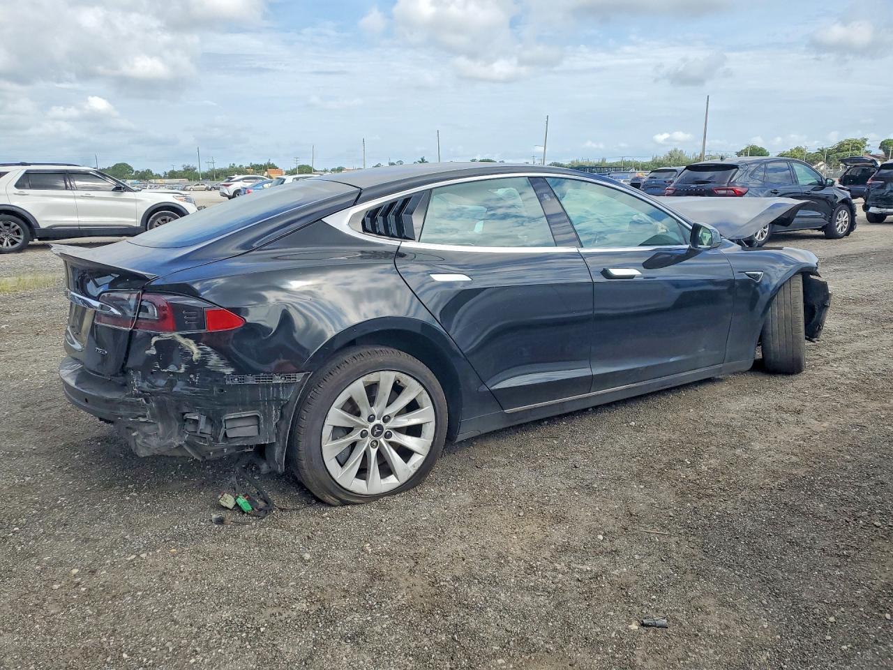 2018 TESLA MODEL 3 — фото 3