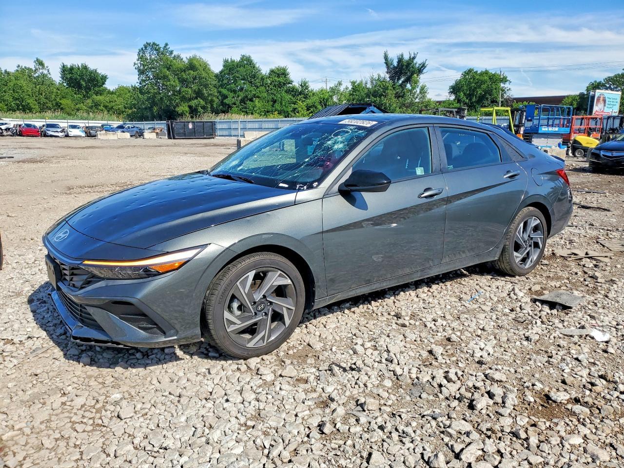 2025 HYUNDAI ELANTRA — фото 1