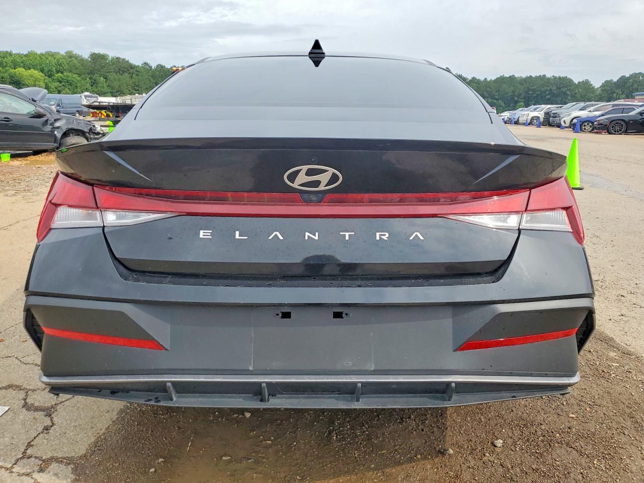 2025 HYUNDAI ELANTRA — фото 6