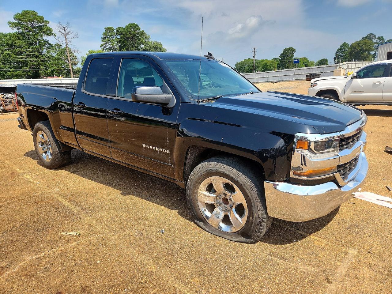 2019 CHEVROLET SILVERADO 1500 — фото 4