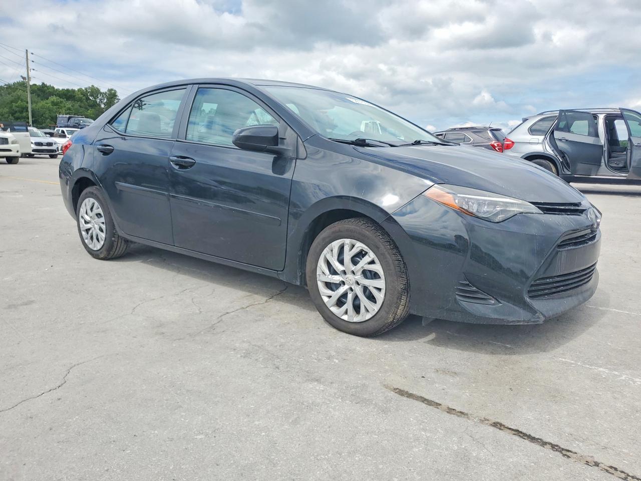 2017 TOYOTA COROLLA — фото 4