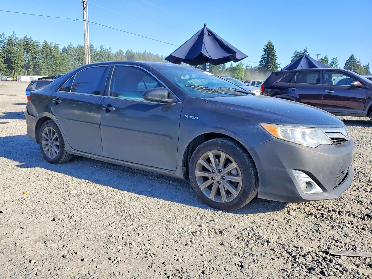 2013 TOYOTA CAMRY HYBRID — фото 4