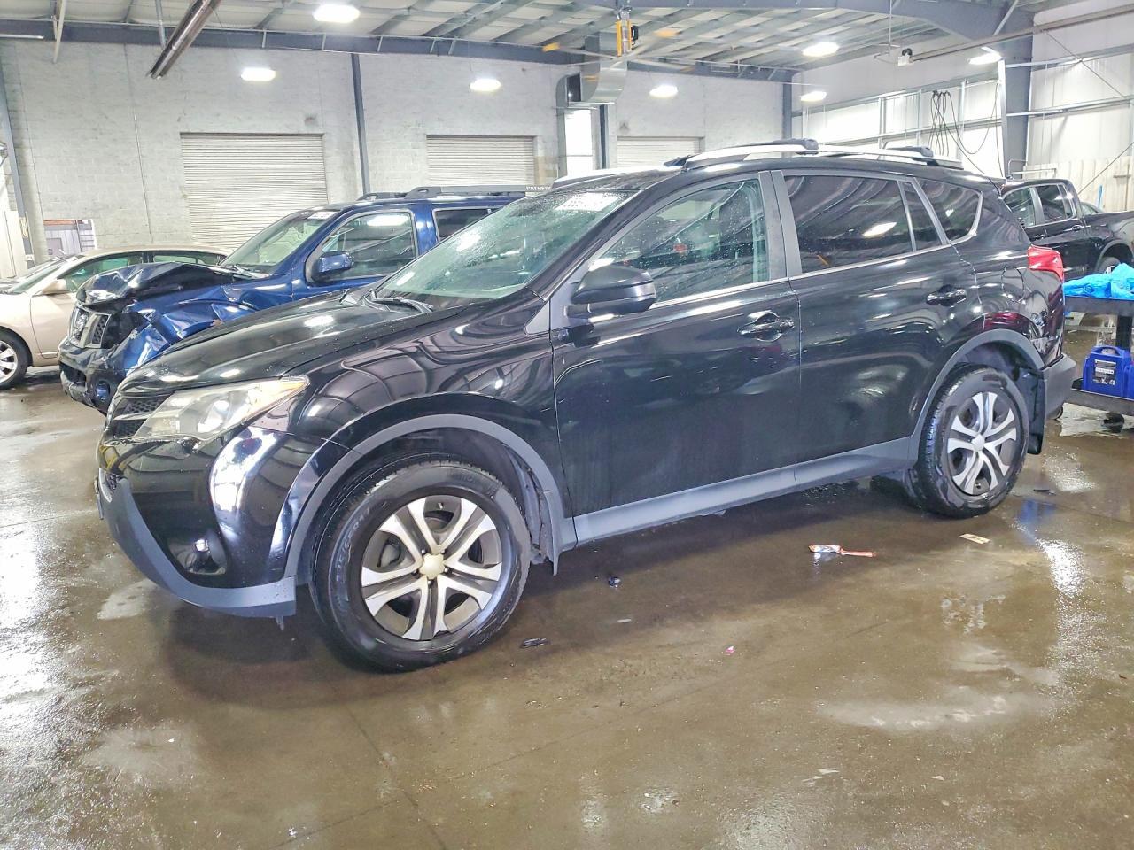 2015 TOYOTA RAV4 — фото 1