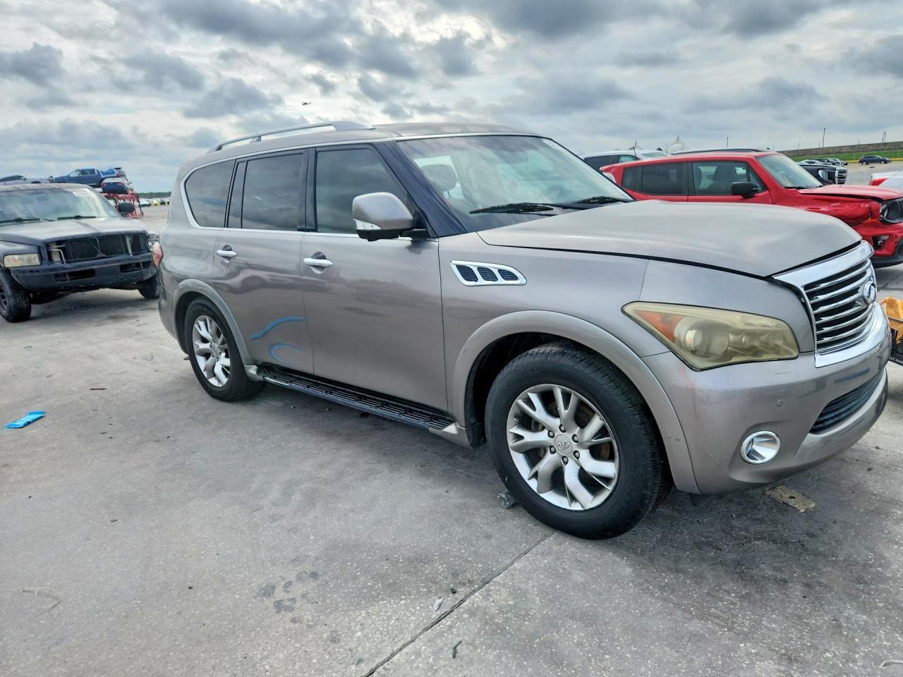 INFINITI QX56