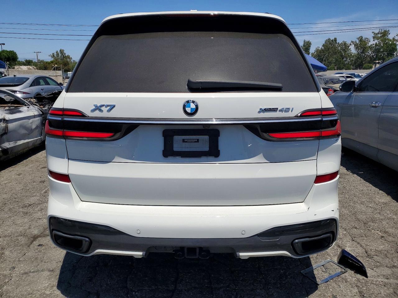 2023 BMW X7 — фото 6