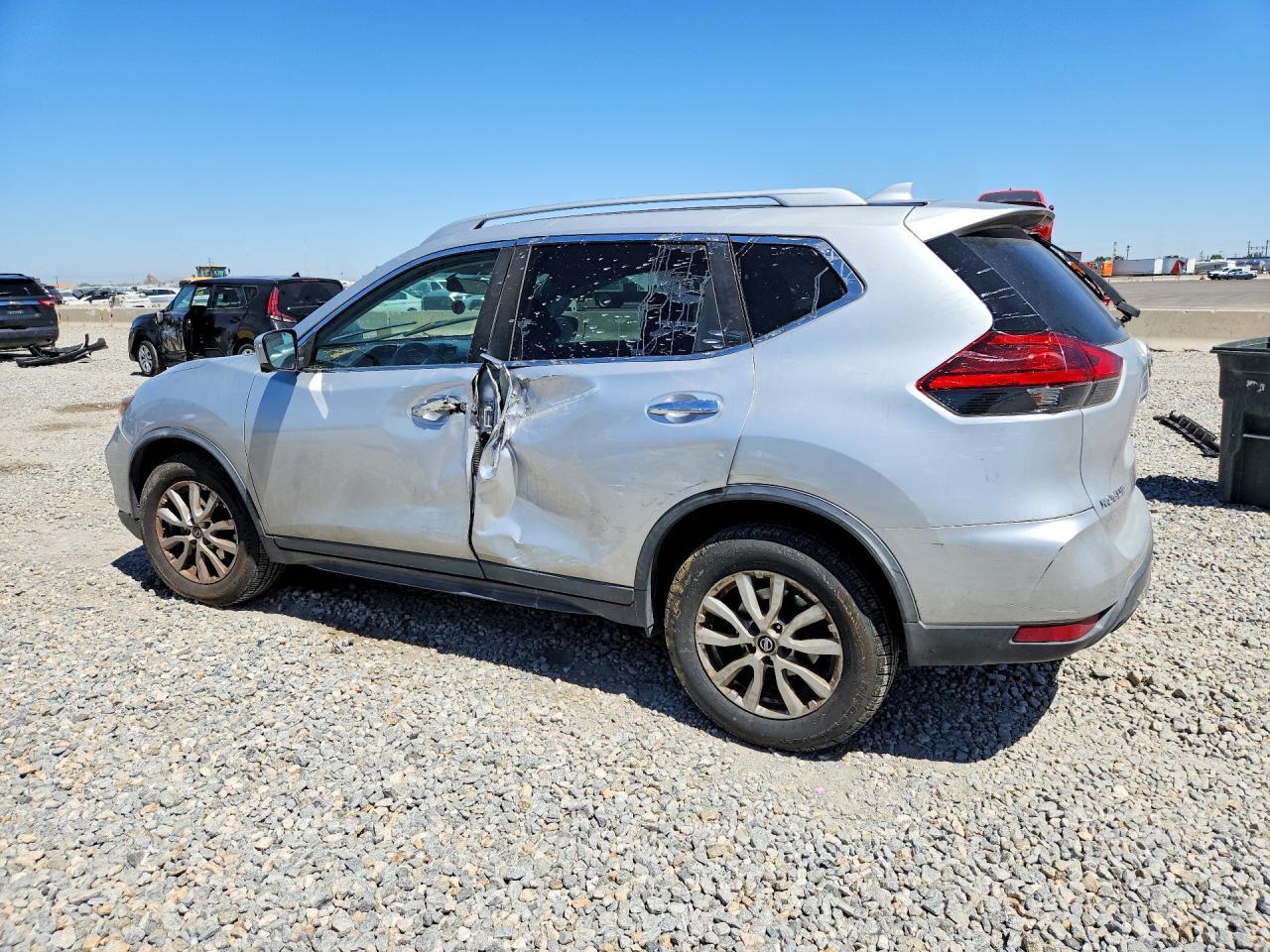 2017 NISSAN ROGUE — фото 2