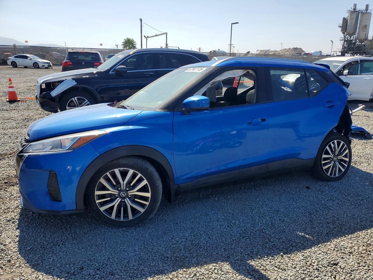 2021 NISSAN KICKS — фото 1