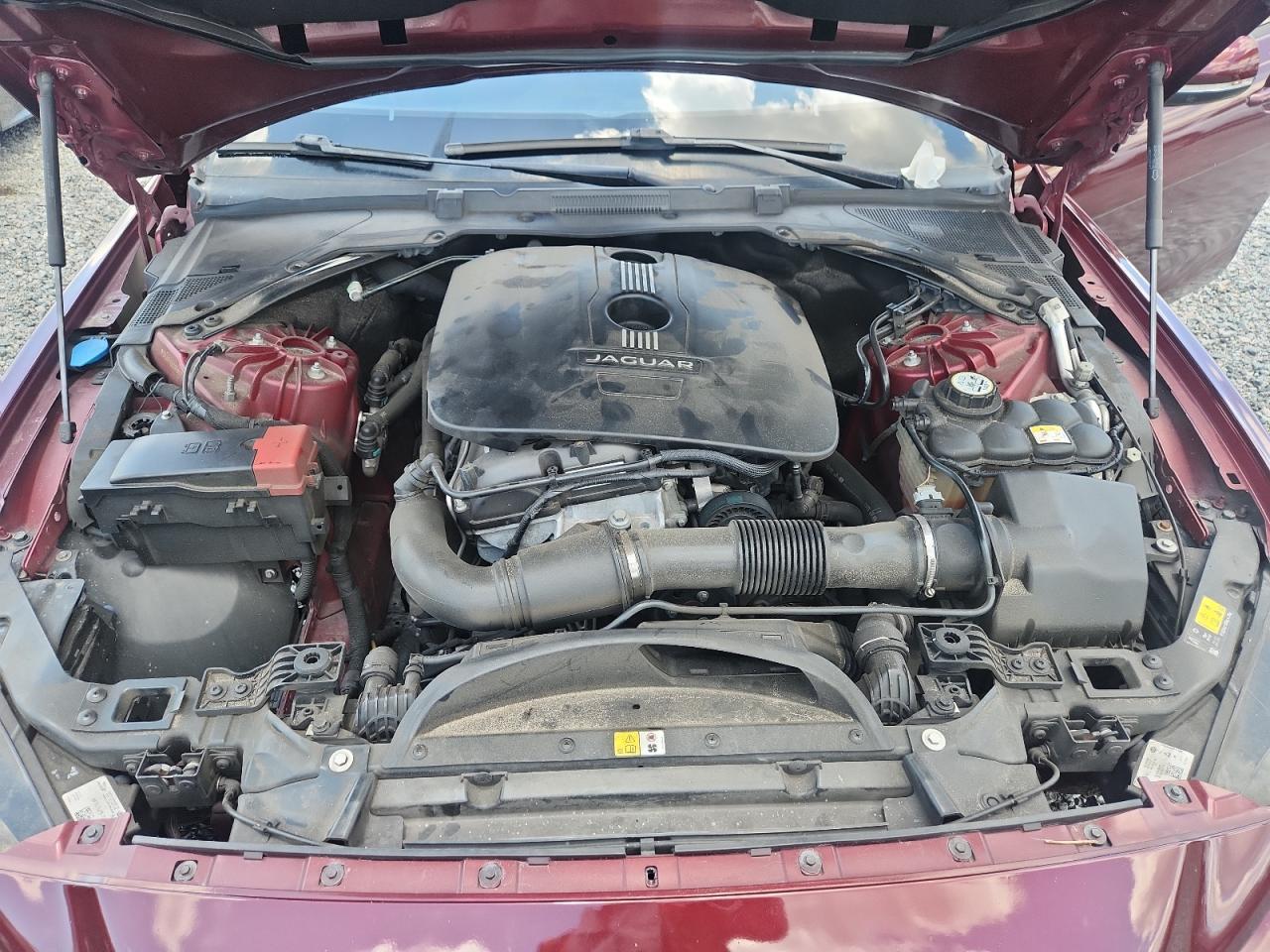 2017 JAGUAR XE — фото 11