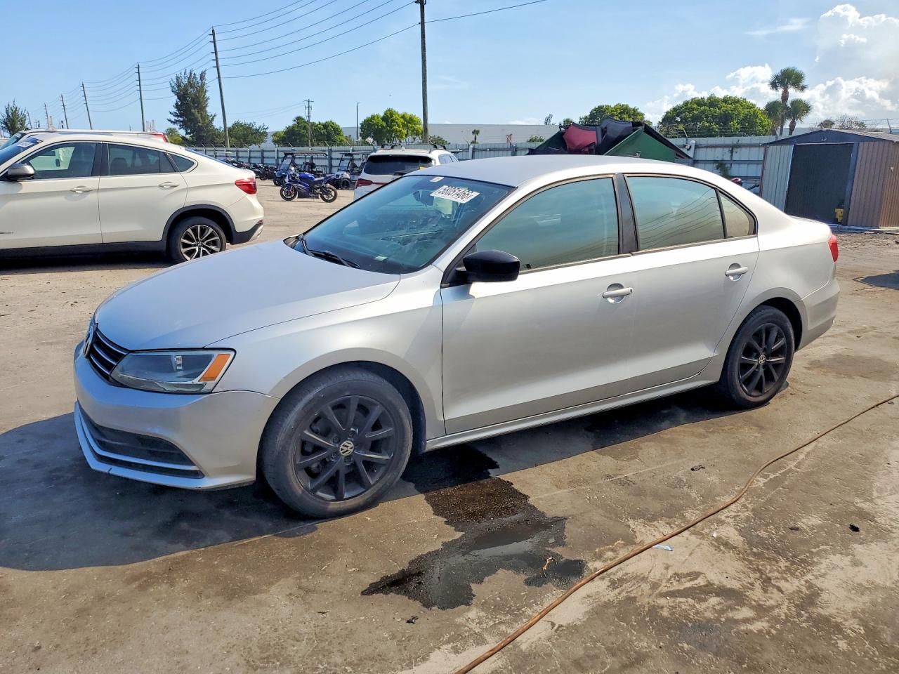 2015 VOLKSWAGEN JETTA — фото 1