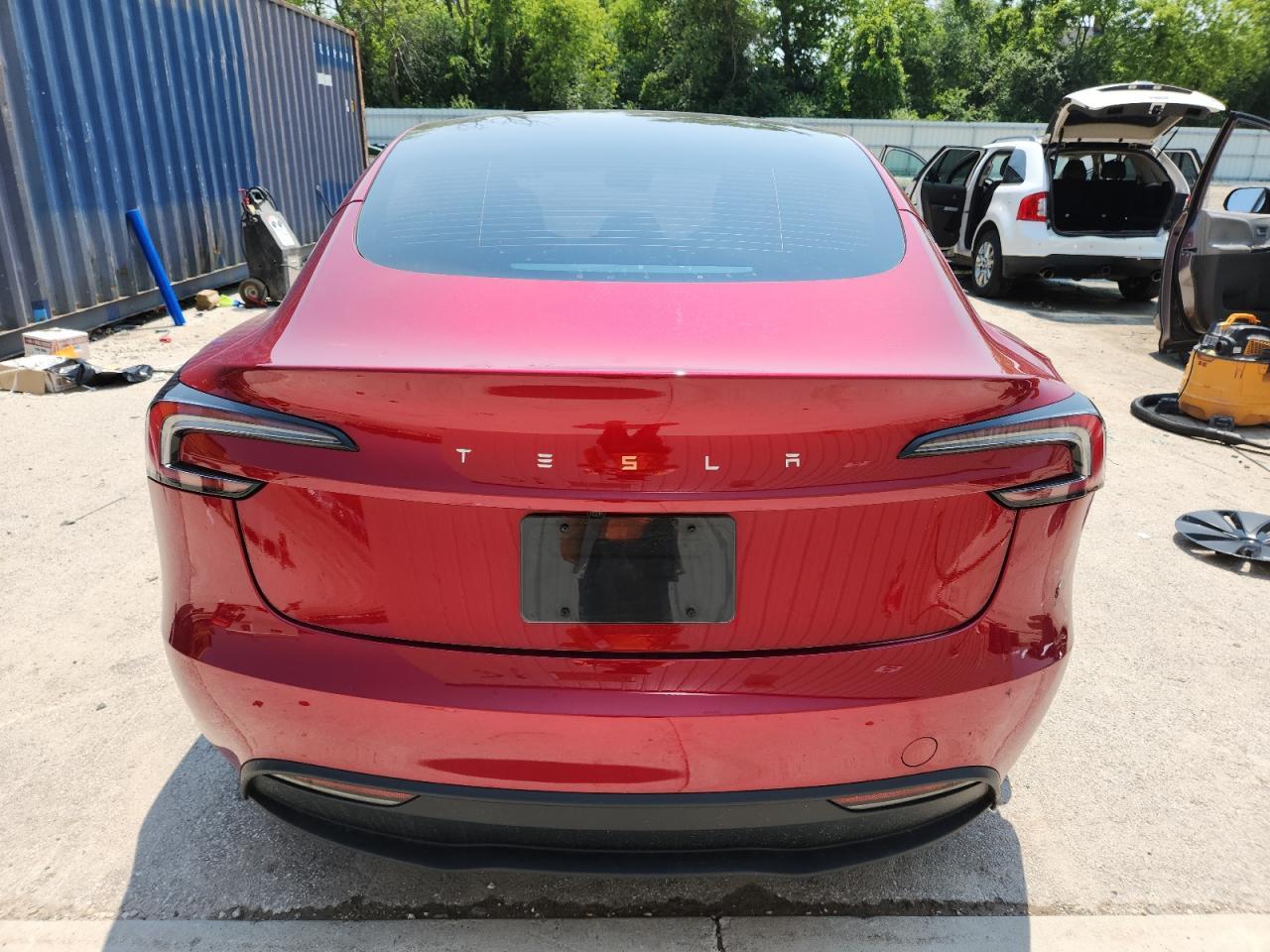2025 TESLA MODEL 3 — фото 6