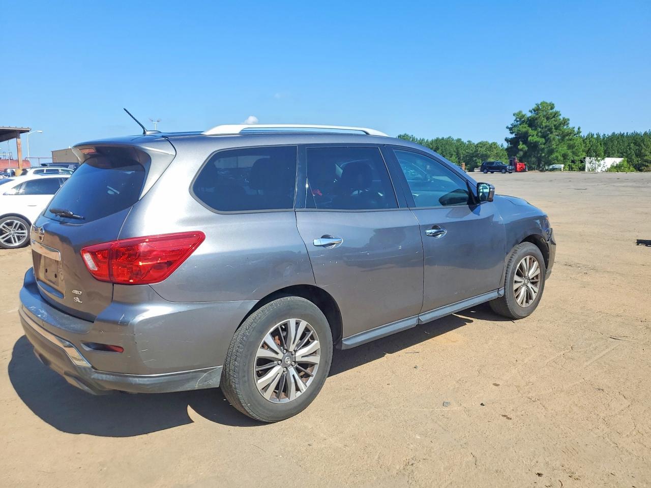 2017 NISSAN PATHFINDER — фото 3
