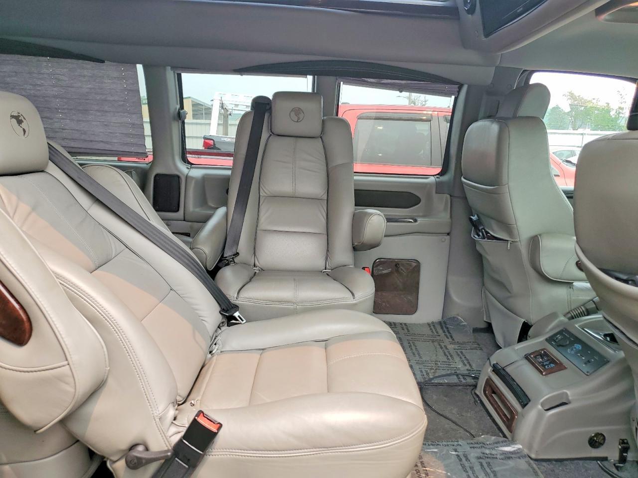 2018 CHEVROLET EXPRESS — фото 11