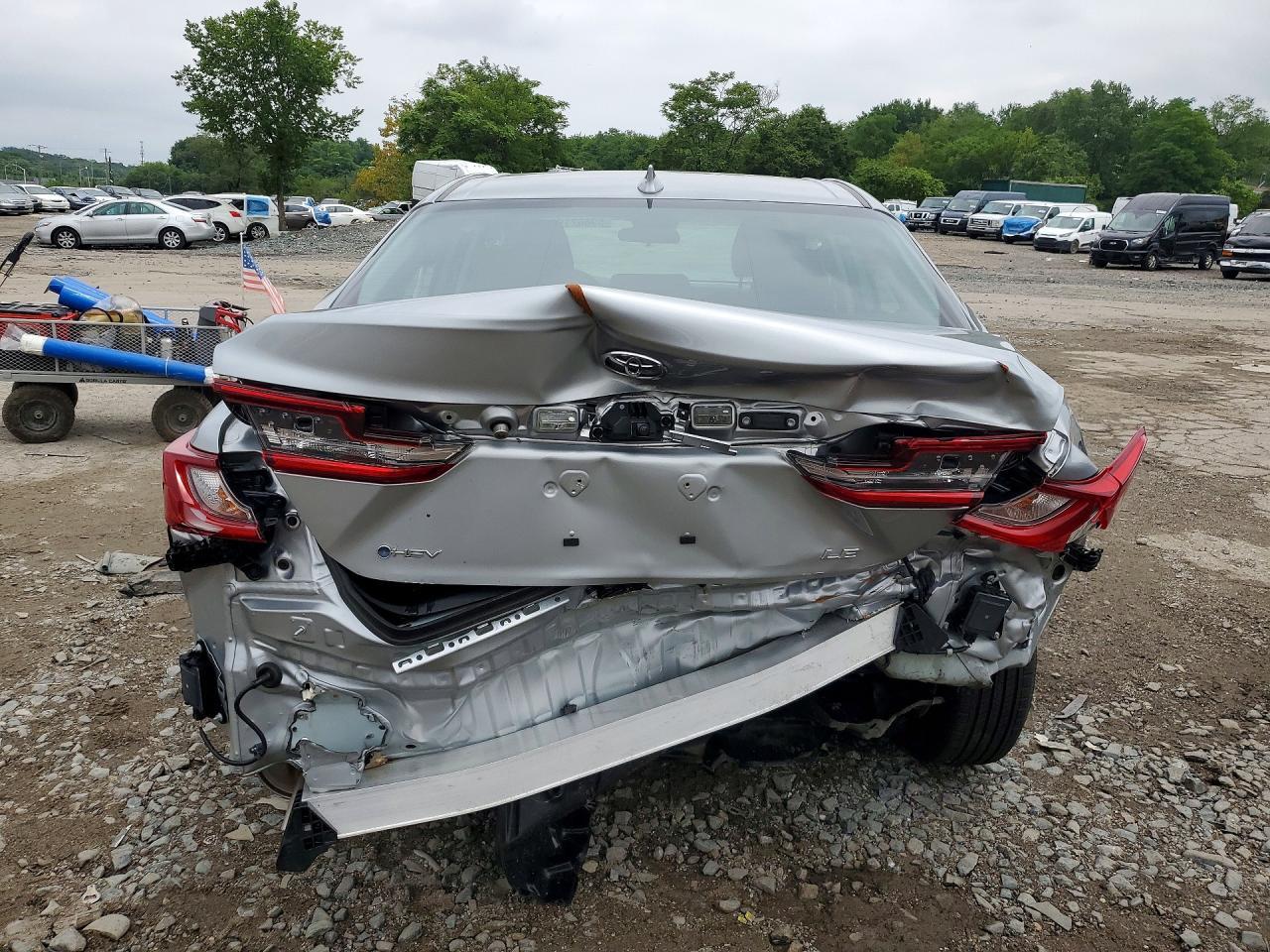 2025 TOYOTA CAMRY HYBRID — фото 6