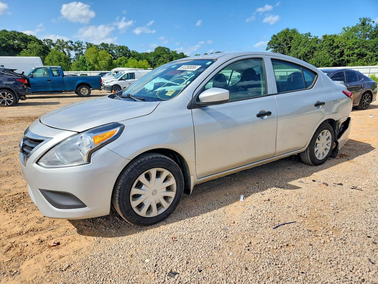 2018 NISSAN VERSA — фото 1