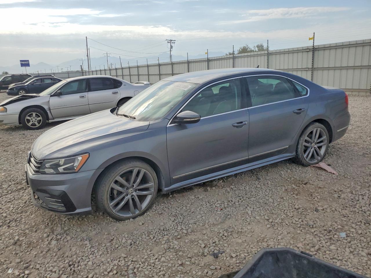 2016 VOLKSWAGEN PASSAT — фото 1