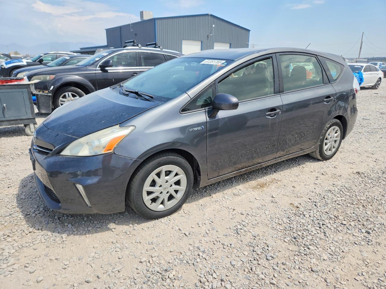 2013 TOYOTA PRIUS V — фото 1