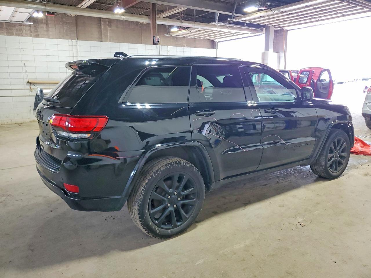 2018 JEEP GRAND CHEROKEE — фото 3