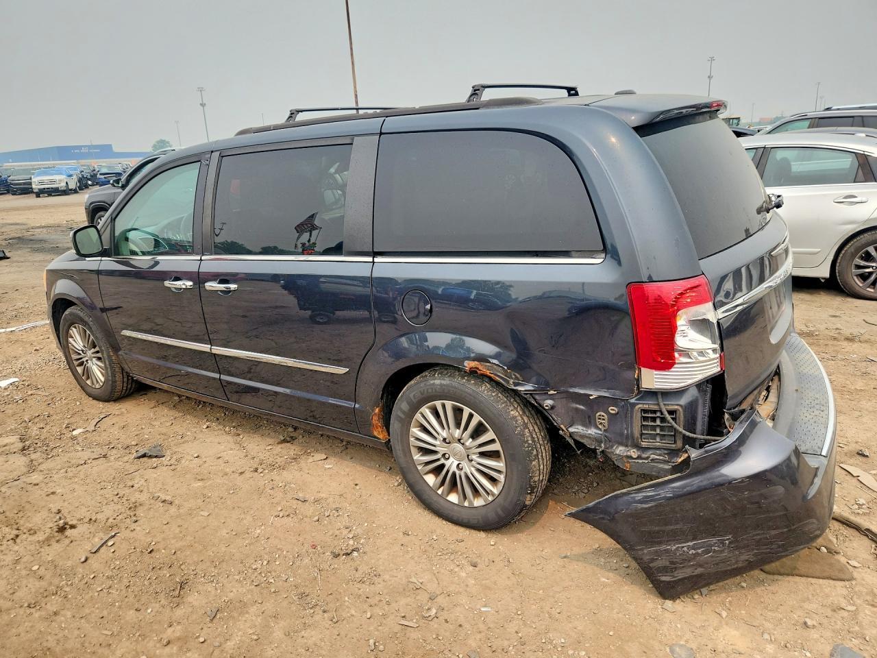 2014 CHRYSLER TOWN & COUNTRY — фото 2