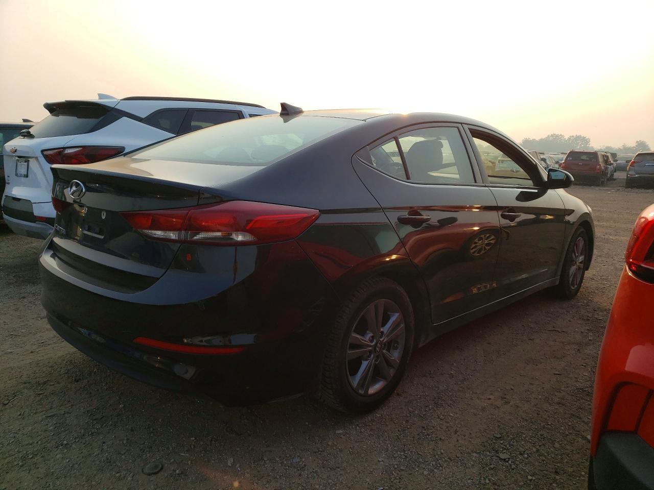 2017 HYUNDAI ELANTRA — фото 3