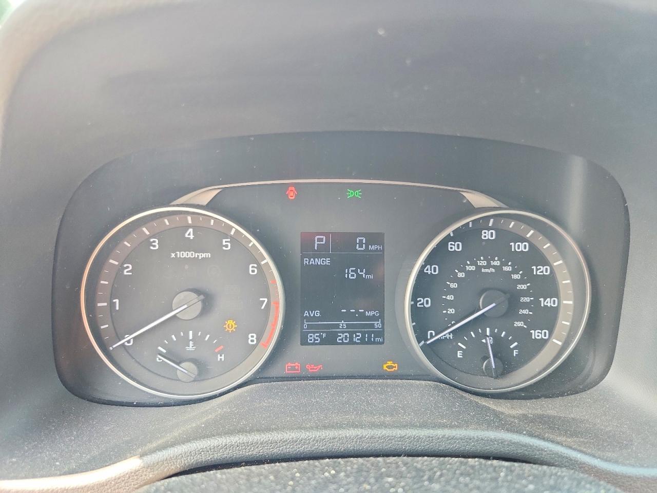 2017 HYUNDAI ELANTRA — фото 9