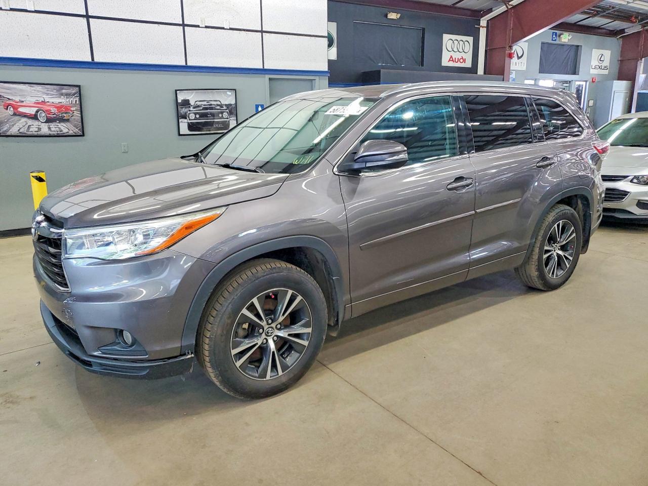 2016 TOYOTA HIGHLANDER — фото 1