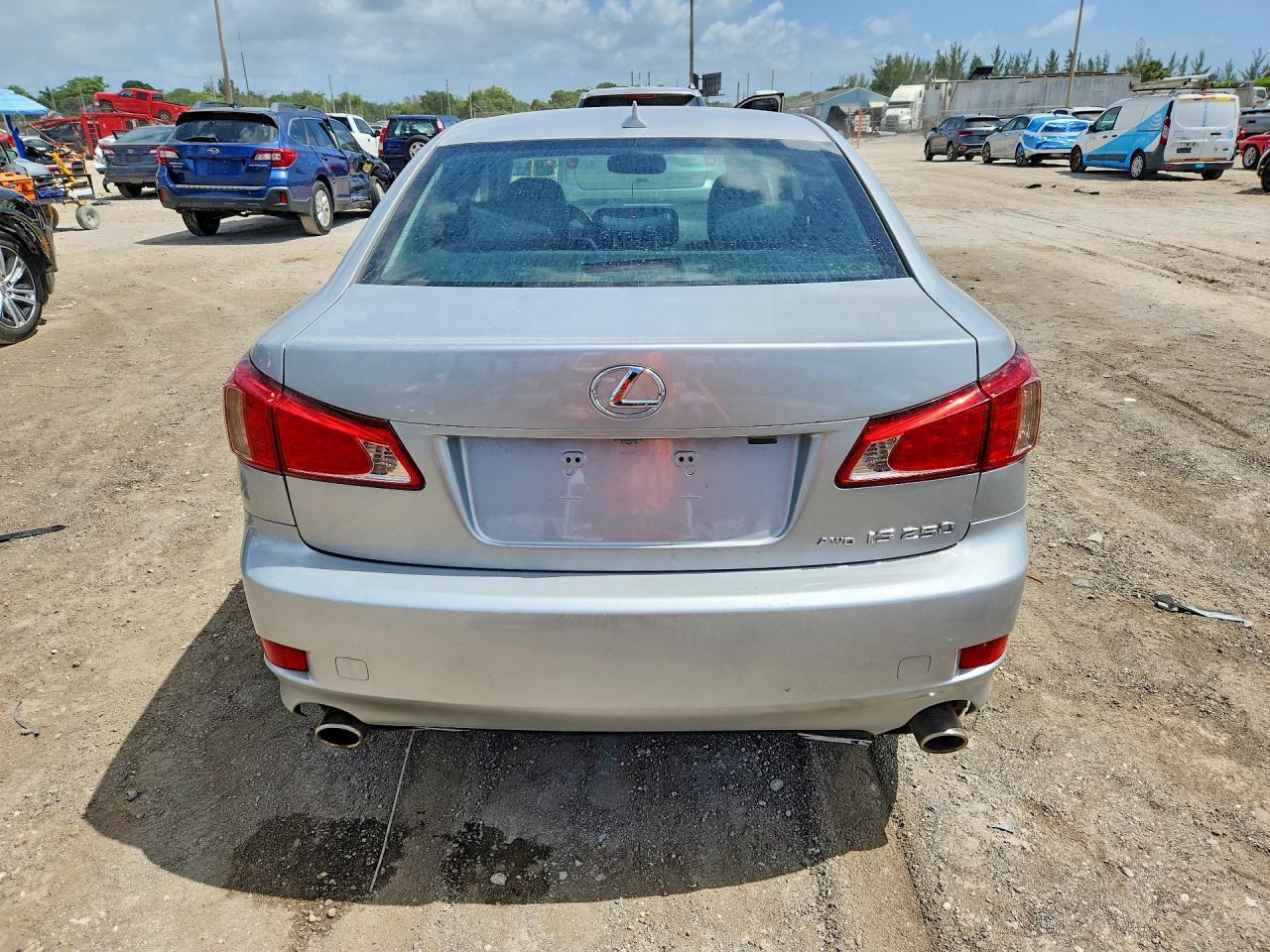 2012 LEXUS IS 250 — фото 6