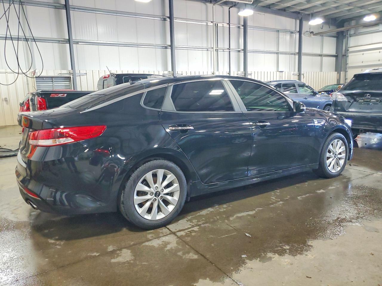 2017 KIA OPTIMA — фото 3