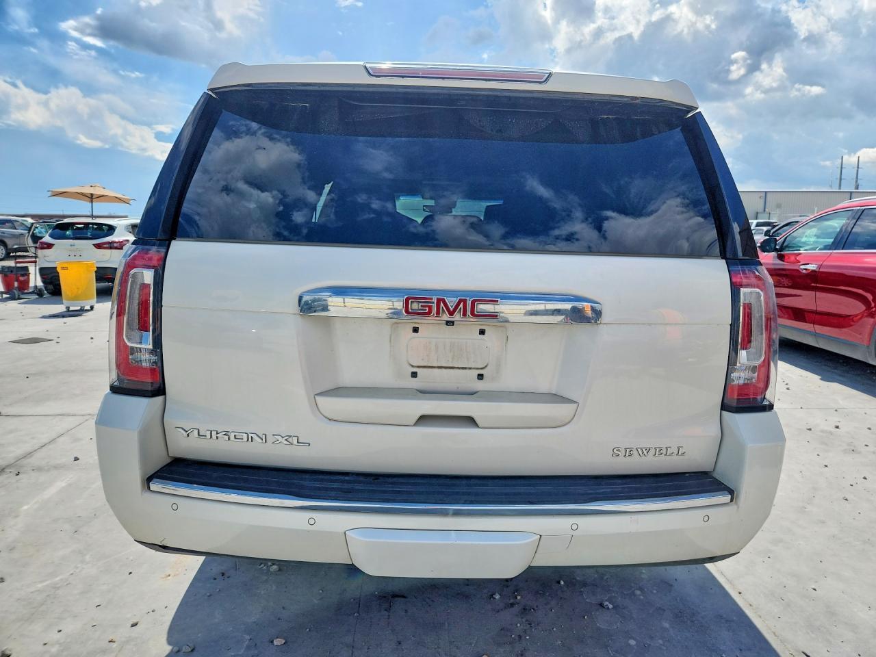 2015 GMC YUKON — фото 6