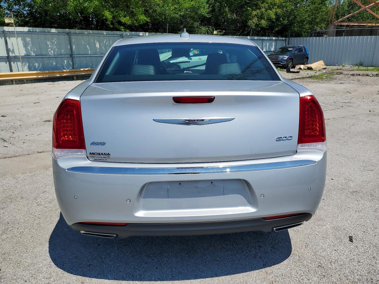 2019 CHRYSLER 300 — фото 6