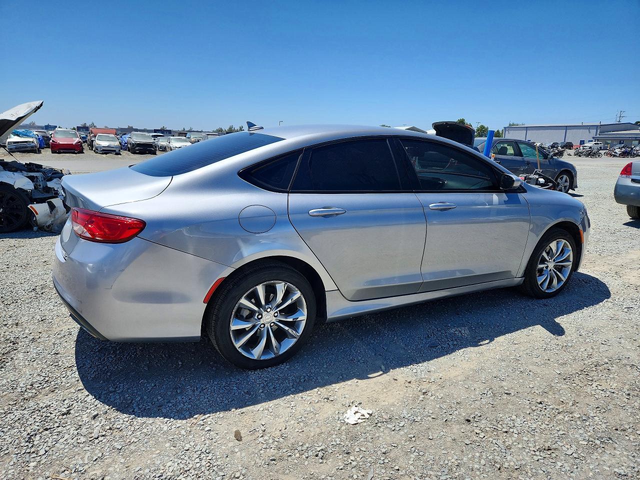 2015 CHRYSLER 200 — фото 3