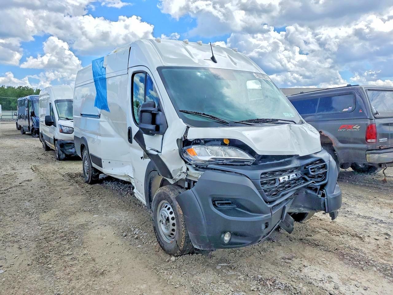 2025 RAM PROMASTER 3500 — фото 4
