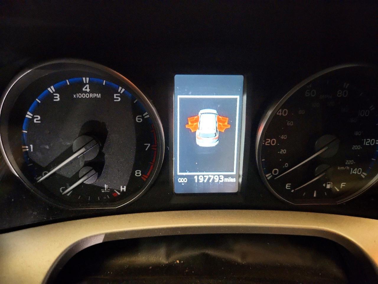 2017 TOYOTA RAV4 — фото 9