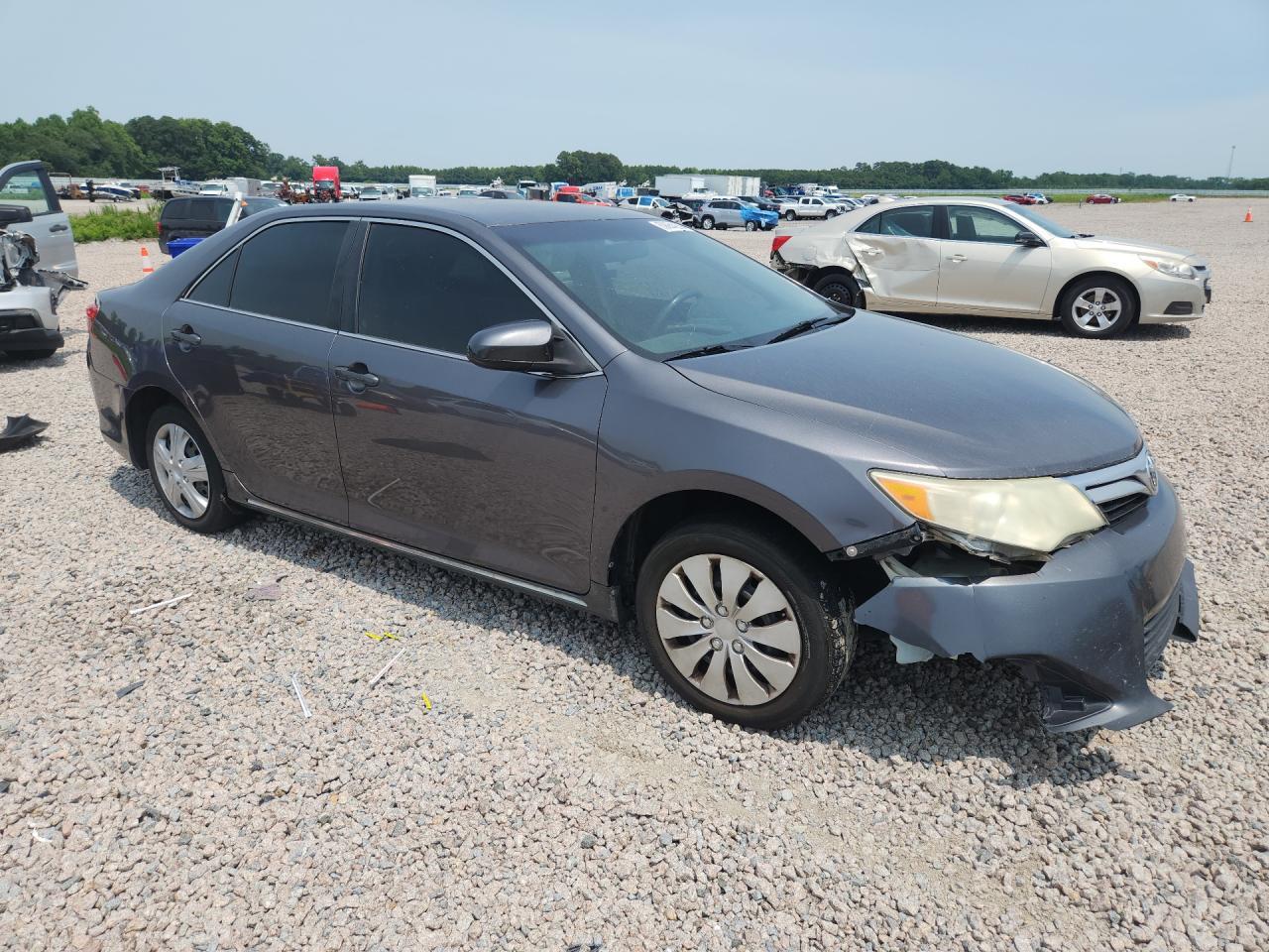 2014 TOYOTA CAMRY — фото 4
