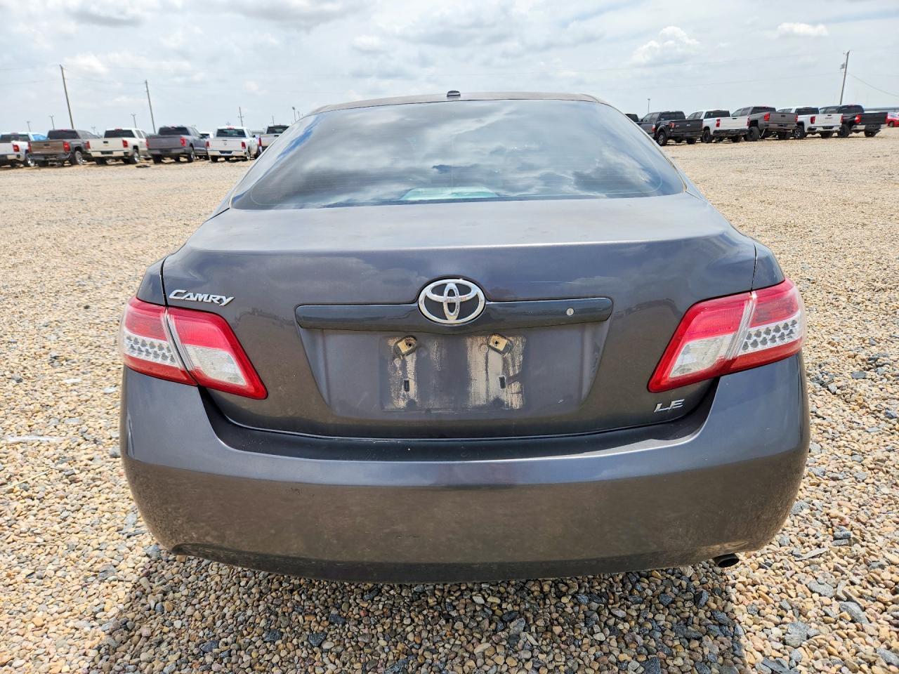 2011 TOYOTA CAMRY — фото 6
