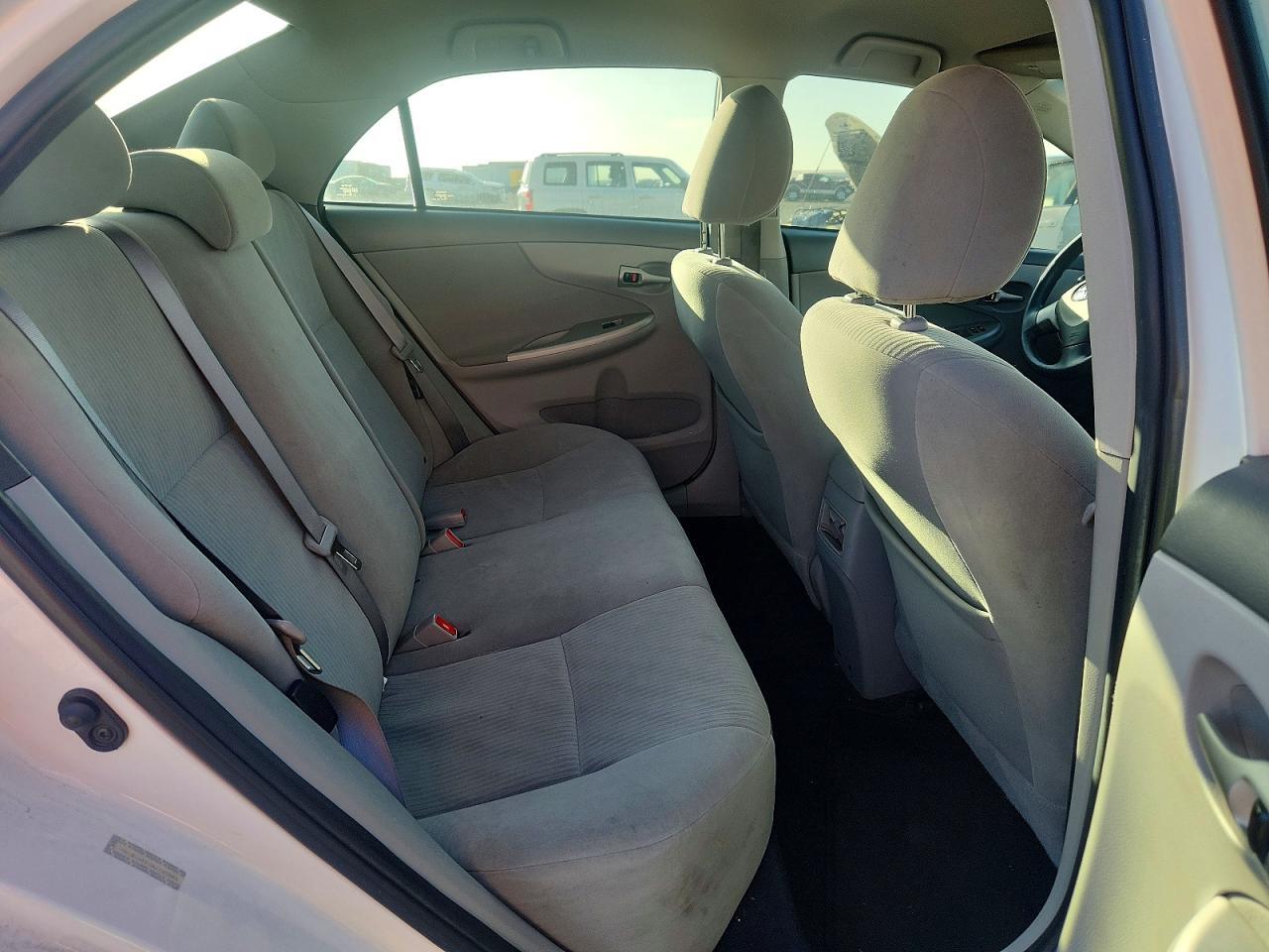 2010 TOYOTA COROLLA — фото 10