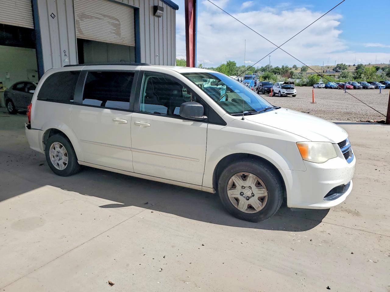2011 DODGE GRAND CARAVAN — фото 4