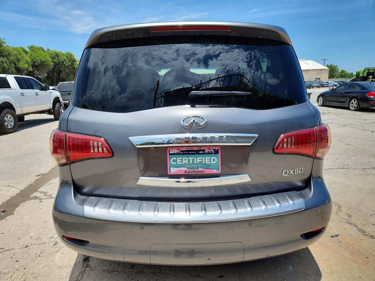 2017 INFINITI QX80 — фото 6